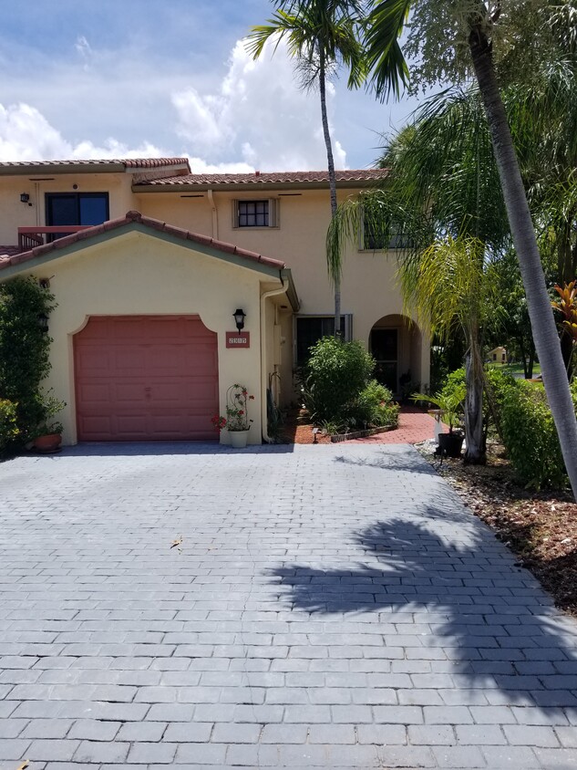 Primary Photo - 2315 El Cid Ct