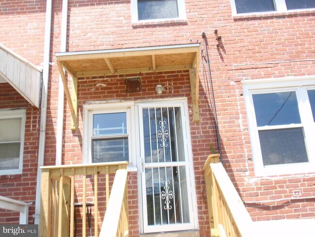 Building Photo - 1651 Stonewood Rd