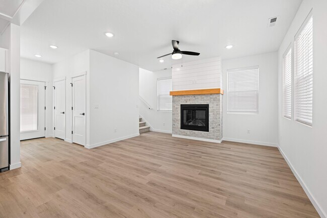 Foto del edificio - 4206 Hill Ln