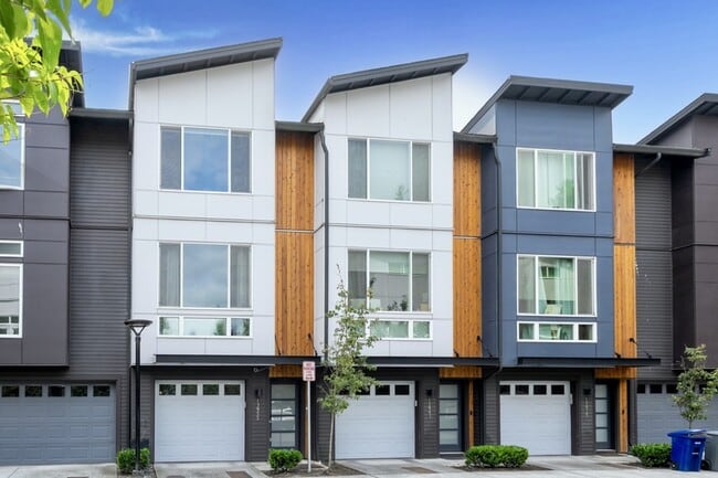 Photo - 13955 NE 15th Ct Townhome