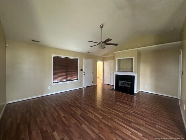 Foto del edificio - 2532 Cameron Woods Ln