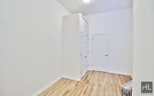 Building Photo - CHARMING 1BR NEAR UNION SQUARE