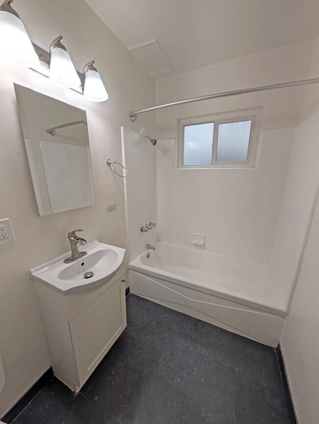 Foto del edificio - 1328 Gordon St