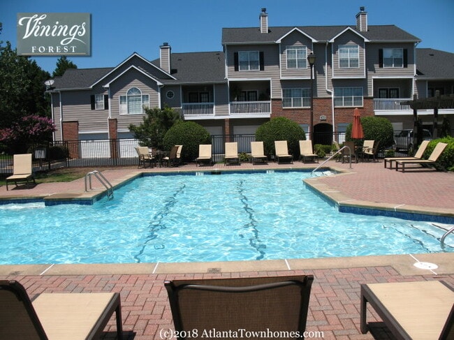 Building Photo - 912 Vinings Forest Ln