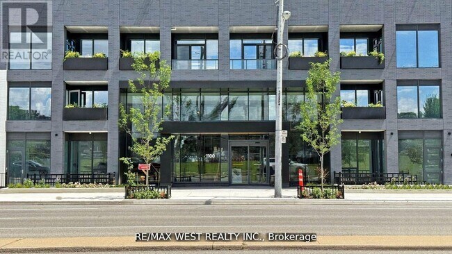 Photo du bâtiment - 1100 Sheppard Ave W