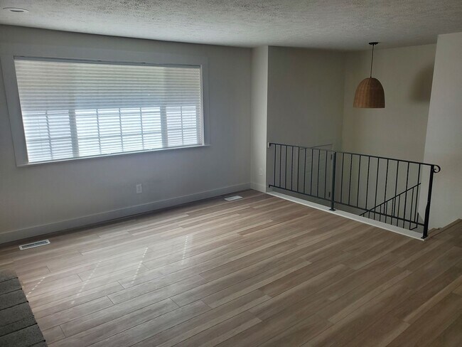 Foto del edificio - Beautiful 4BR/2BA South Spokane Home