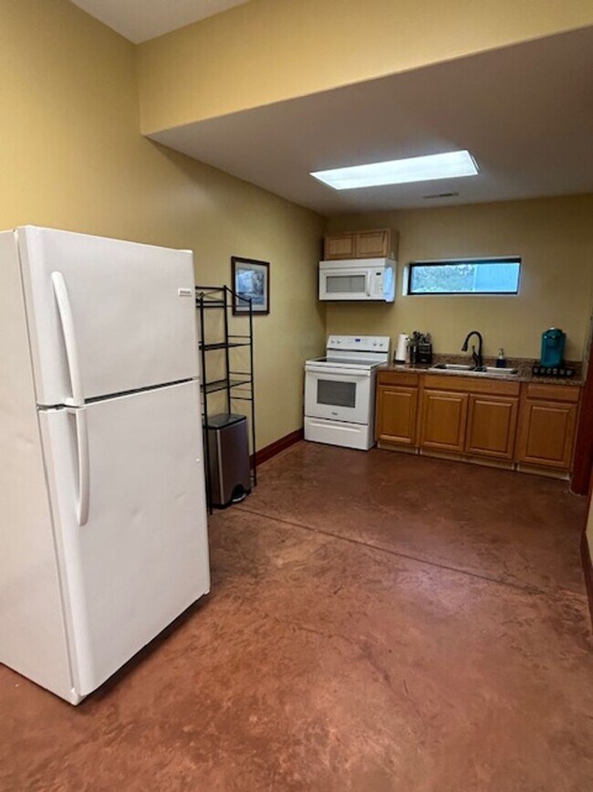 Foto del edificio - 1796 Rozier Church Rd