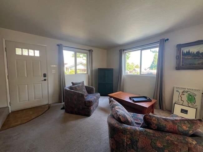 Building Photo - Charming Two-bedroom Townhouse | Available...