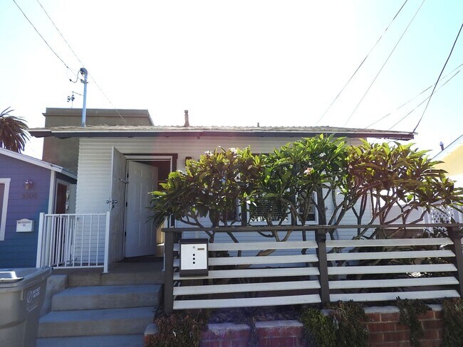 Building Photo - 3700cres