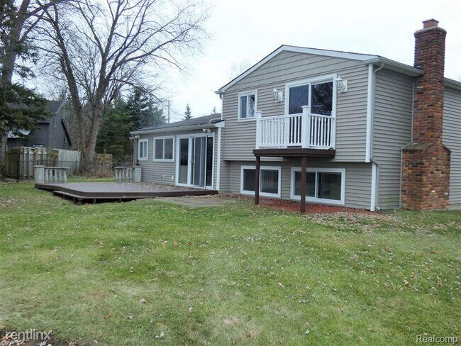 Building Photo - 3176 Airport Rd