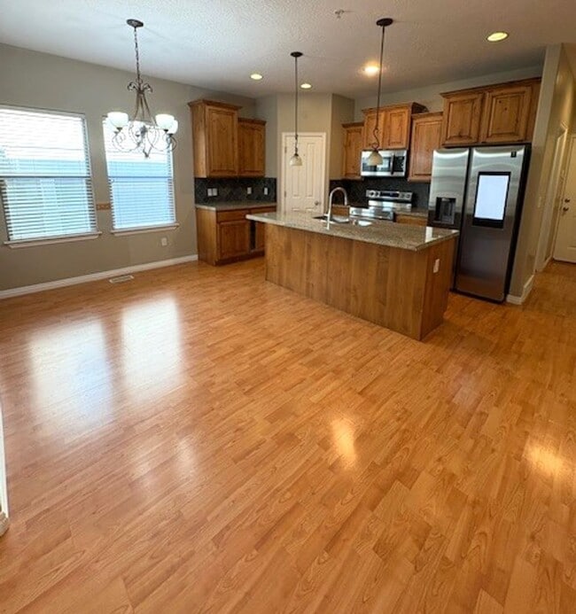 Building Photo - 3 Bedroom / 3.5 Bathroom Townhome in Millc...