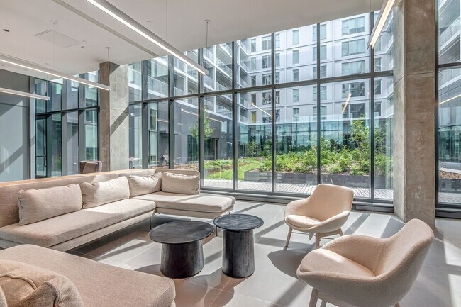 Photo du bâtiment - MILHAUS Condo