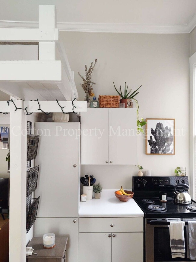 Photo - STUDIO/1BA unit in Downtown Wilmington - $900/month - Cat friendly* - Water/Sewer/Trash included! Apartment
