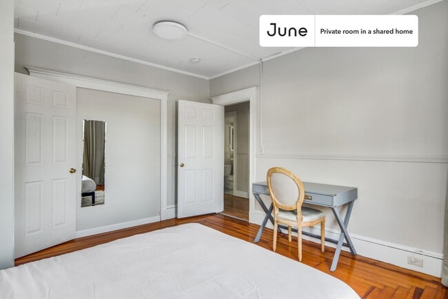 Foto del edificio - Room in Shared 3 bed/1 bath home