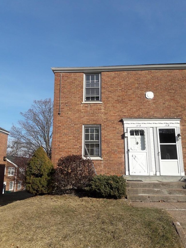 17 Garden Dr, Manchester, CT 06040 Townhome Rentals in Manchester CT