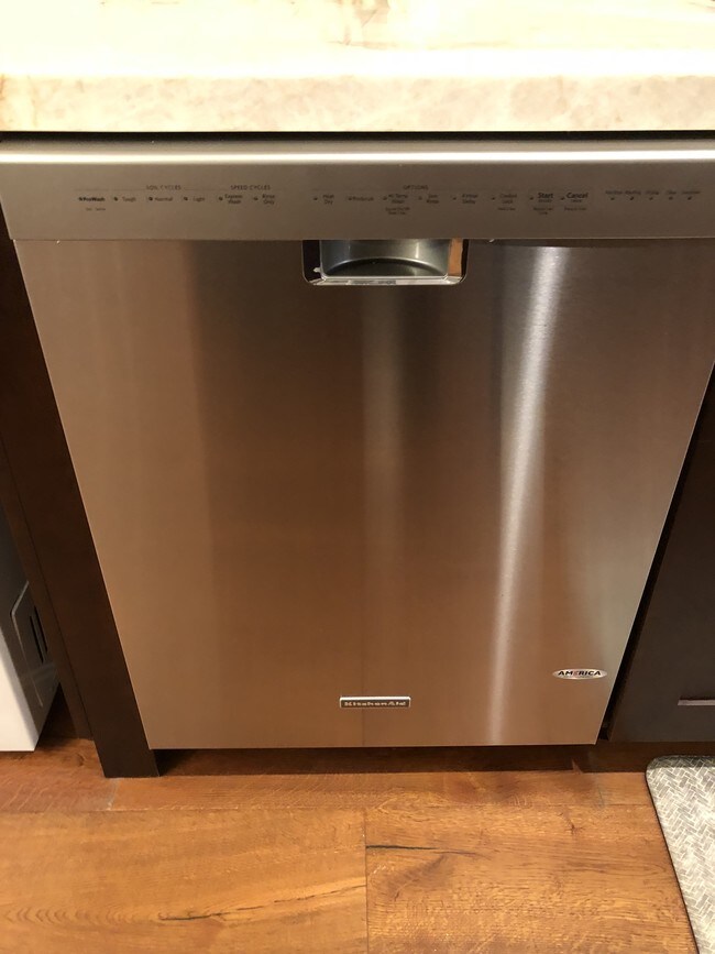 Dishwasher - 1850 Midvale Ave