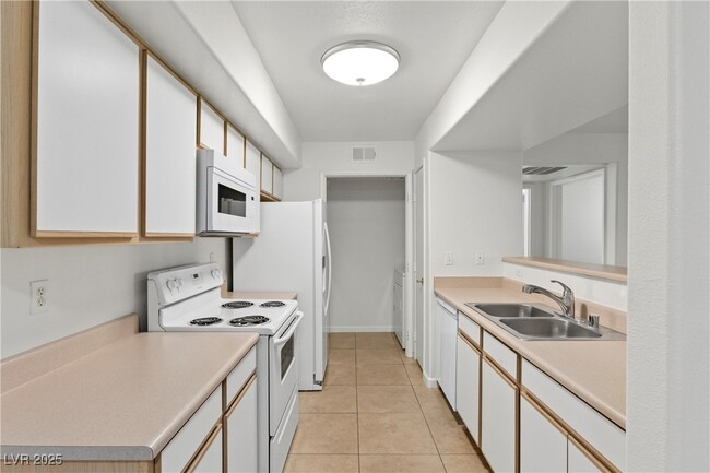 Building Photo - 2300 E Silverado Ranch Blvd