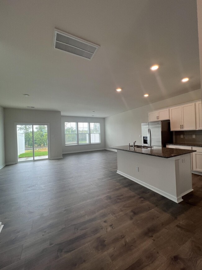 Building Photo - 1229 Evelynnview Ln