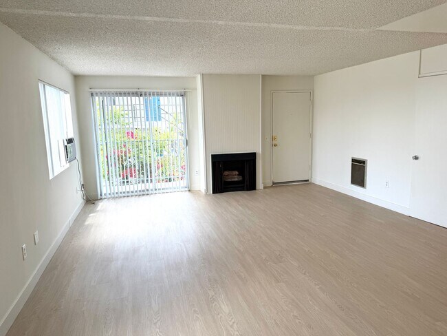 Foto del edificio - 3432-3434 S Centinela Ave