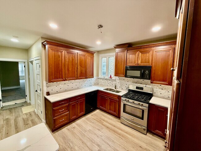 Foto del edificio - 5644 N Talman Ave