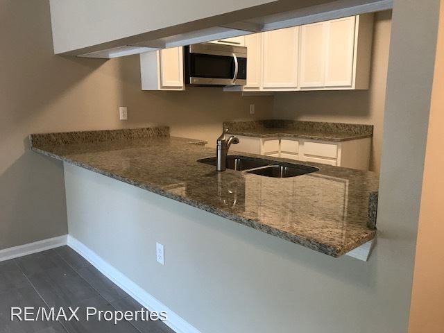 Foto del edificio - 15654 Riverdale Ave E