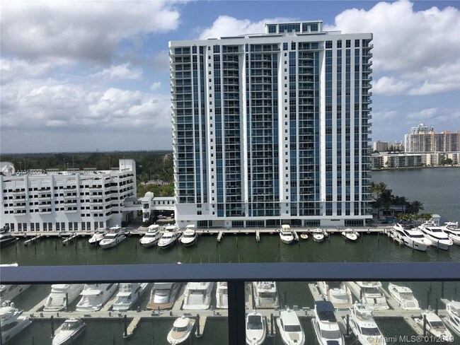 Foto del edificio - 17111 Biscayne Blvd