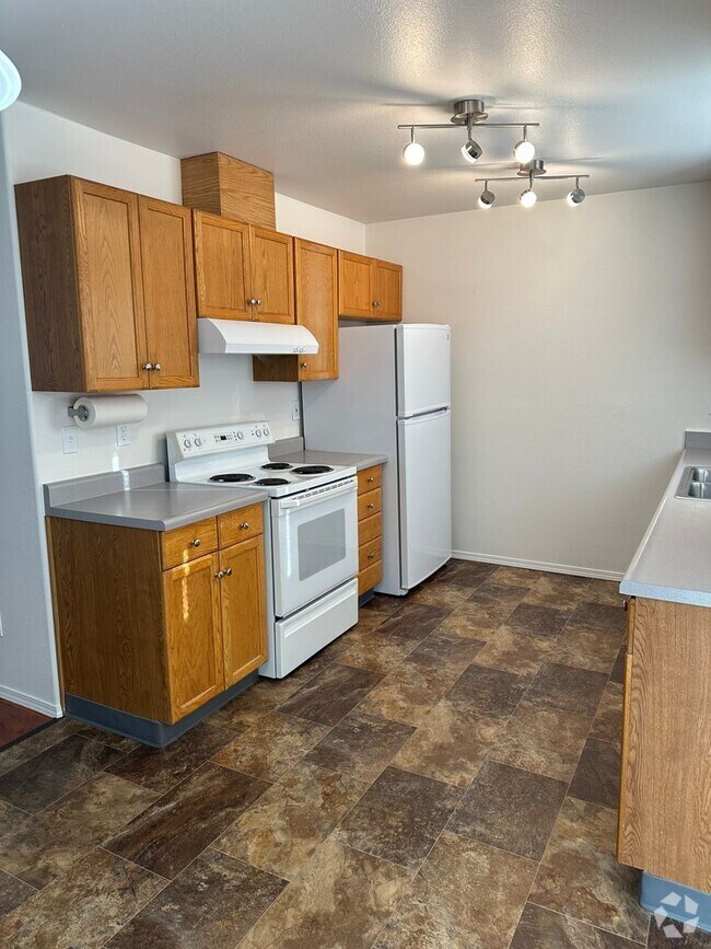 Building Photo - 1308-1310 W Lakeside Dr