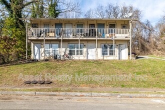 Building Photo - 2329 Dodson Ave