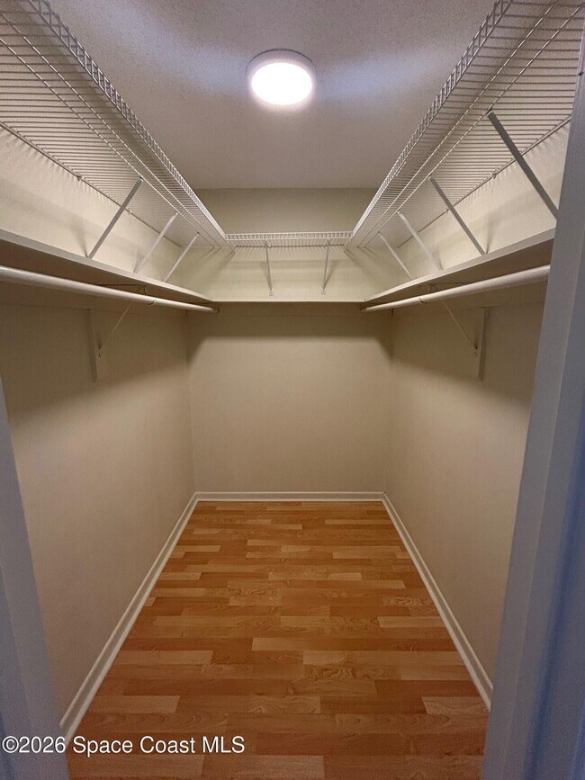 Foto del edificio - 2135 N Courtenay Pkwy