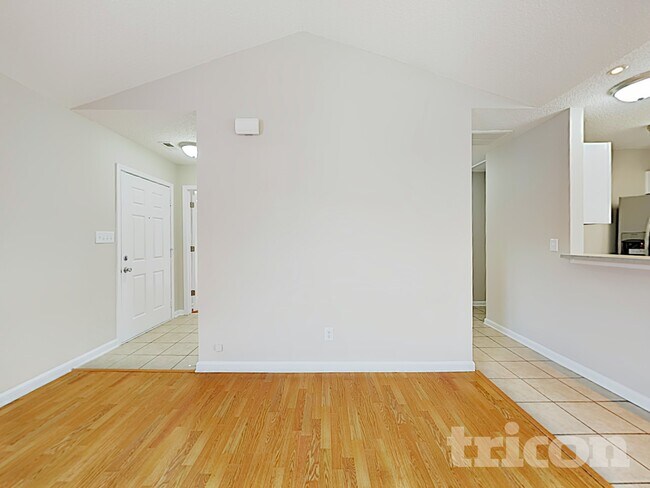 Foto del edificio - 107 Everett Park Dr