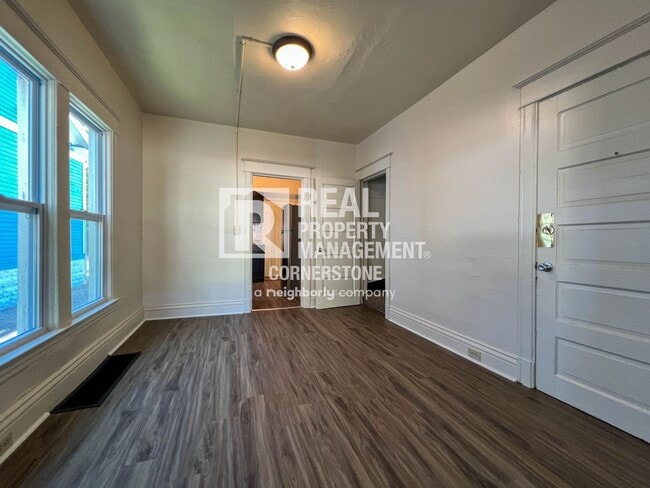 Foto del edificio - 2-Bedroom Townhome-Style Duplex with Priva...