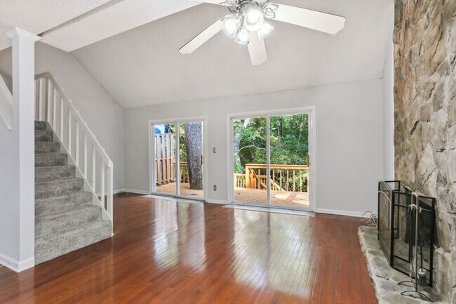 Foto del edificio - 2521 Park Rd
