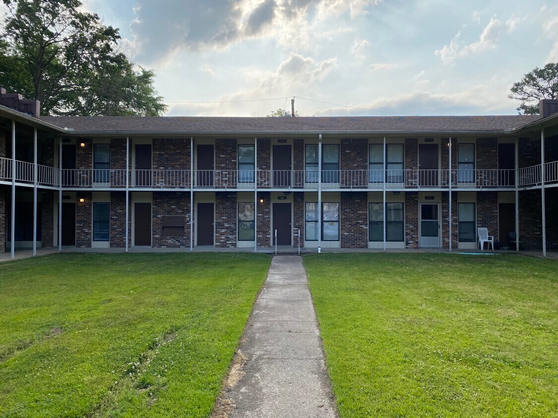 Primary Photo - 25 Gillman Ln