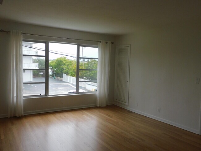 Foto del edificio - 221 E Lantana Rd