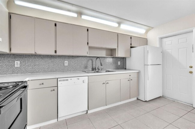 Foto del edificio - 2125 McKinley St