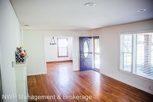 Building Photo - 3 br, 1.5 bath House - 918 N Azalea
