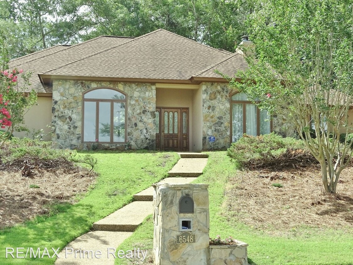 Primary Photo - 3 br, 2.5 bath House - 6548 Mink Drive