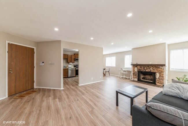 Building Photo - 607 Stone Cir Ct
