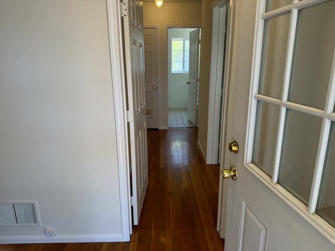 Foto del edificio - 5447 W 141st St