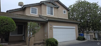 Building Photo - 432 Fieldflower Ln