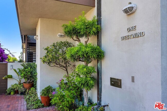 Foto del edificio - 1 Westwind St