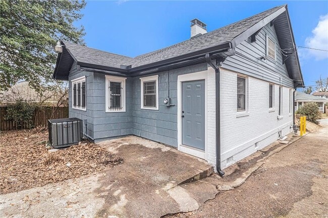 Building Photo - 1511 Olympian Way SW