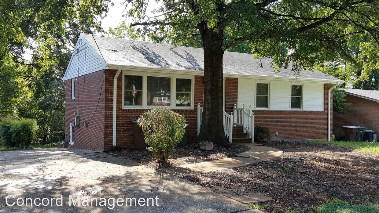 Foto principal - 3 br, 1.5 bath House - 3214 Fielding Pl.