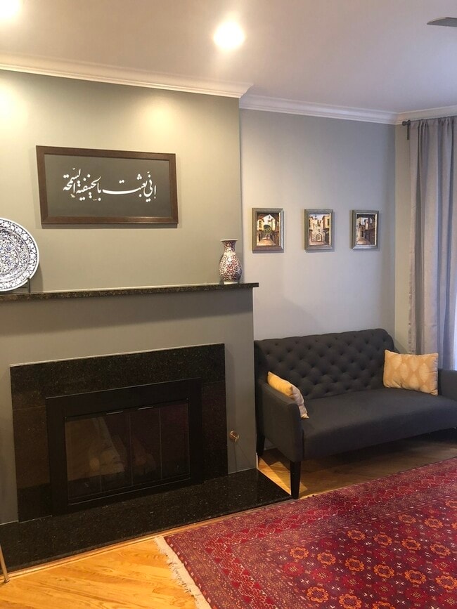Foto del edificio - 5319 S Harper Ave