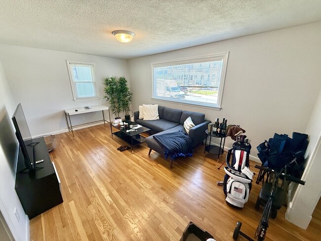 Building Photo - 80 Etna St