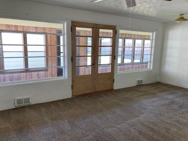 Foto del edificio - 307 E 17th St