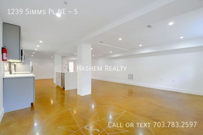 Building Photo - 1239 Simms Pl NE