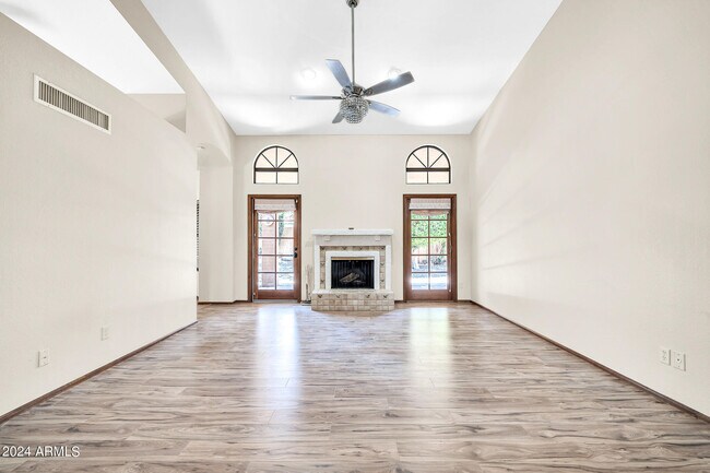 Building Photo - 13305 N 98th Pl