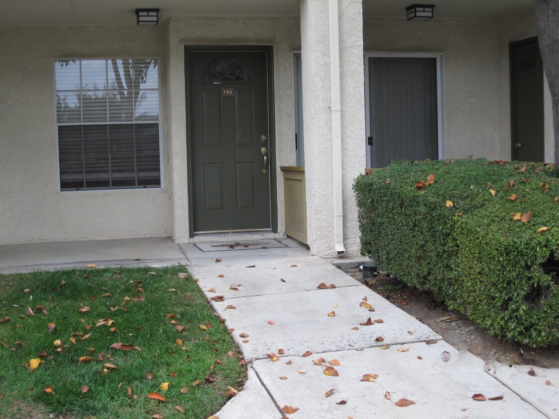 2085 Highpointe Dr Unit 103, Corona, CA 92879 Condo for Rent in