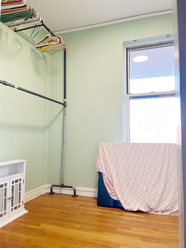 Foto del edificio - 75-40 Austin St